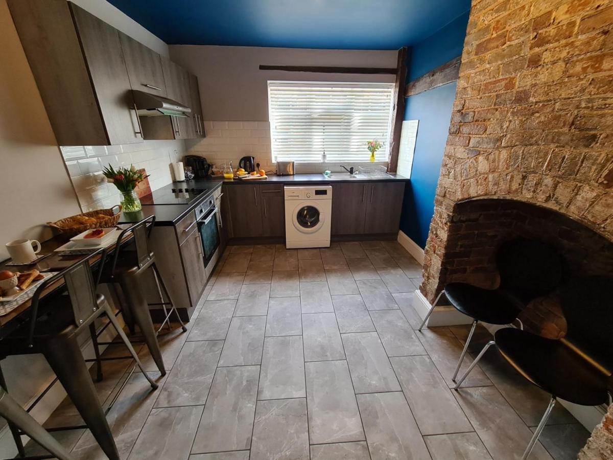 Beautiful Mews House In A Georgian Listed Building Close To The A38 Burton-upon-Trent Екстериор снимка