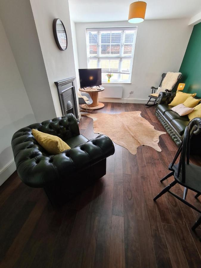 Beautiful Mews House In A Georgian Listed Building Close To The A38 Burton-upon-Trent Екстериор снимка